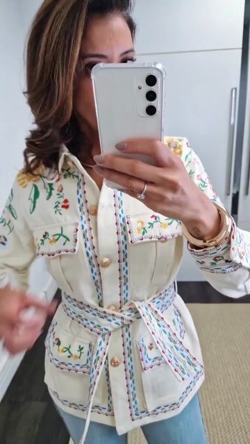 Video de Parka Bordada
