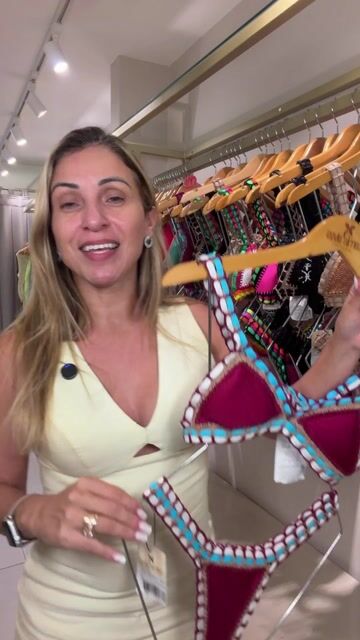 Vídeo de Biquínis Camila Alves