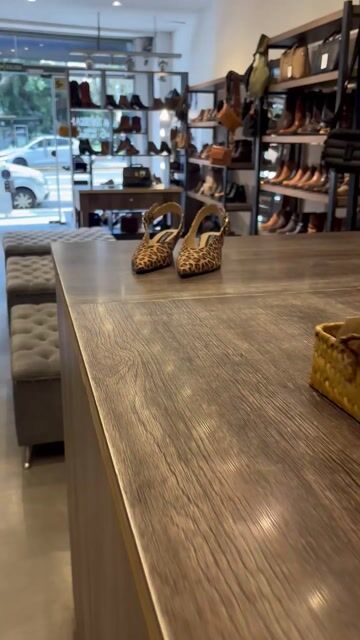 Video de SOLEMNIA SHOES