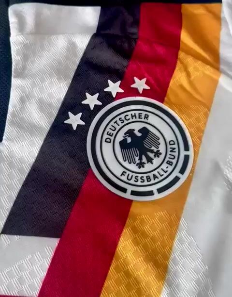 Video de CAMISETA ALEMANIA 26/27 TITULAR MANGA LARGA HAVERTZ 7 - TELA JUGADOR