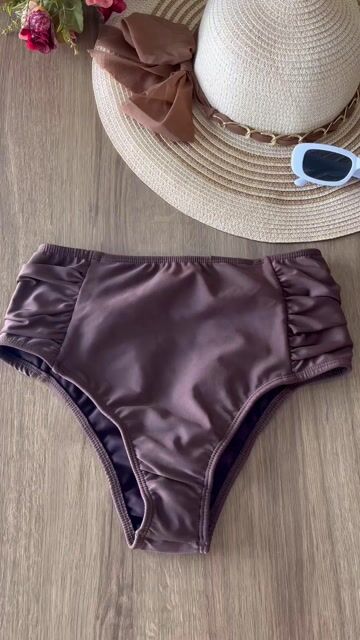 Vídeo de Calcinha Biquíni Avulsa Alta compressão Seca Barriga Cintura alta Hot Pant Lateral franzida marrom