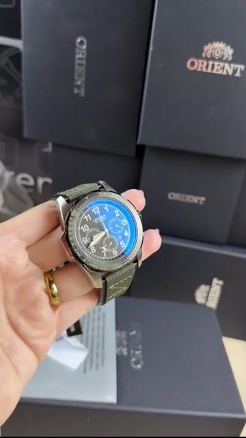 Video de Orient Elite Air Solartech MBSNC007 43mm - Aço/Mostrador Preto - Nylon