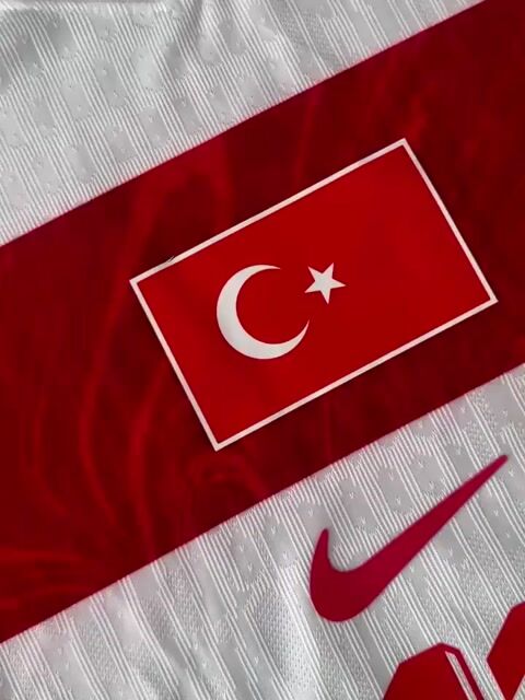 Video de CAMISETA TURQUIA 26/27 BLANCA YILDIZ 11 - TELA JUGADOR
