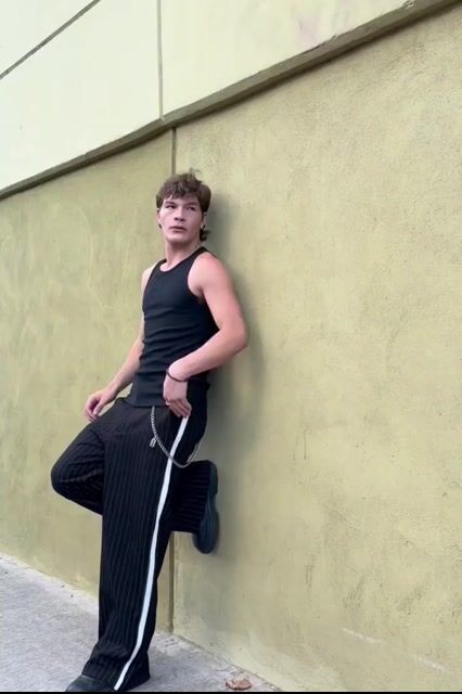Video de Pantalon Sastrero Rayado Negro
