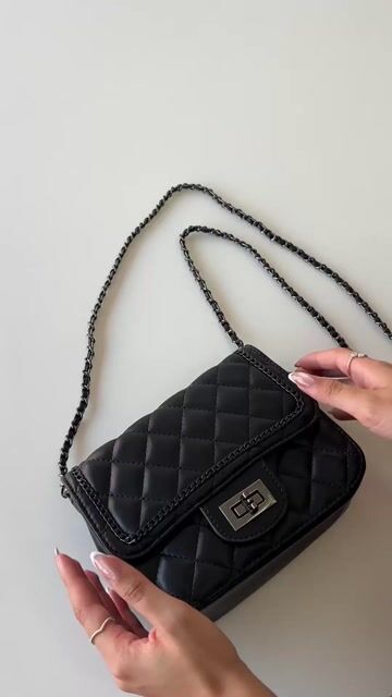 Vídeo de Bolsa pequena preta de corrente