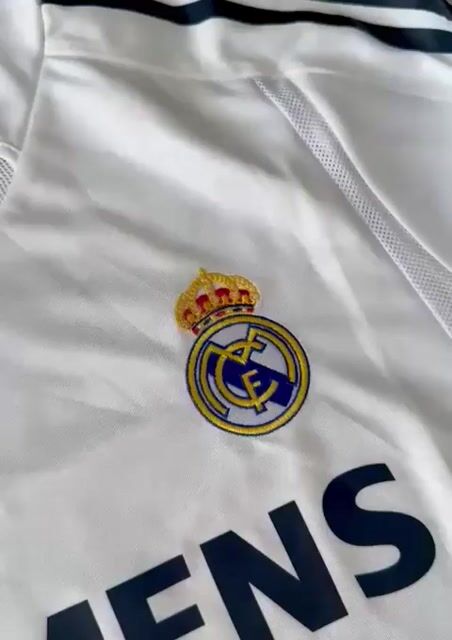 Video de CAMISETA 2026/27 REAL MADRID SUPLENTE TITULAR MBAPPE 10 - TELA JUGADOR