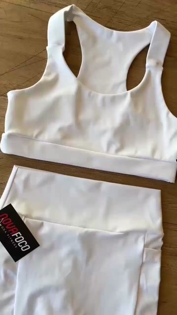 Video de Conjunto Run Branco - Short Curto Com Bolsos + Top