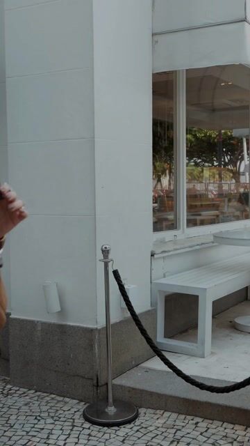 Vídeo de Camisa Chloe Caramelo