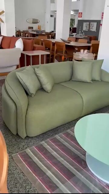 Vídeo de Sofá Curvo 2,07m em LInho Verde (5312)
