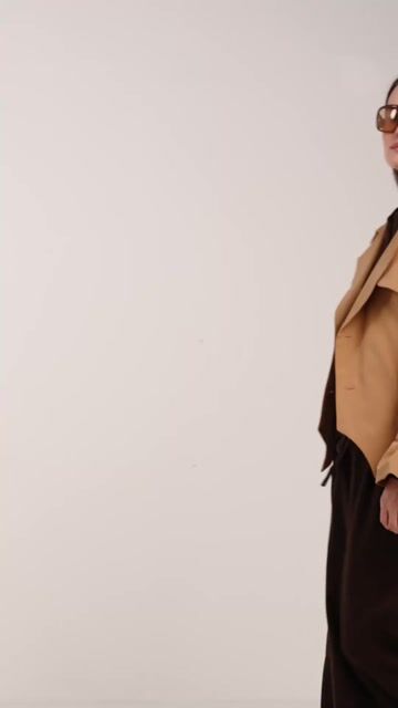 Vídeo de Bia Souza | Moda Autoral Feminina com Assimetria e Fluidez