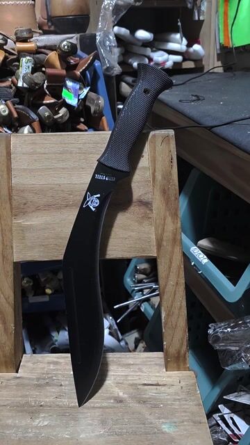 Video de Machete Kukri Black Con Funda 32091 Afilado