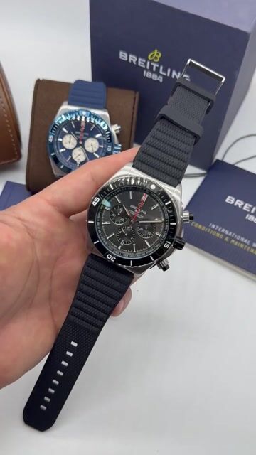 Video de Breitling Super Chronomat 44mm- AÇO/MOSTRADOR PRETO - SILICONE
