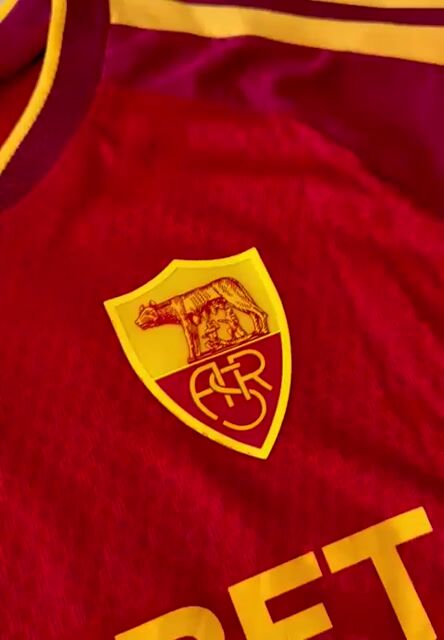 Video de CAMISETA 2026/27 ROMA TITULAR DYBALA 21 - TELA JUGADOR