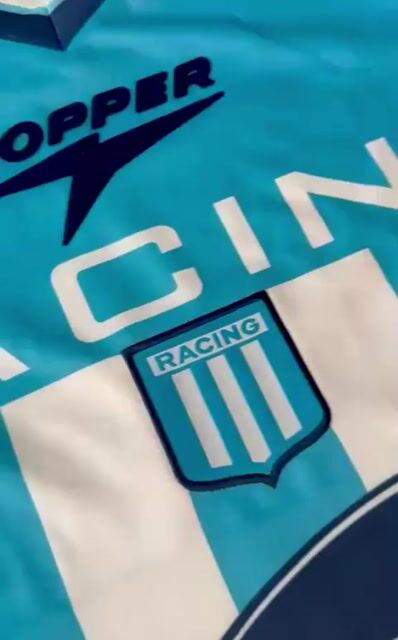 Video de CAMISETA RETRO RACING 2001/02 TITULAR