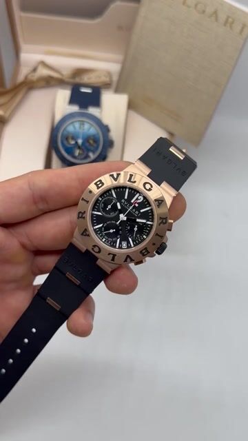 Video de Bvlgari Aluminium Chronograph 40mm - AÇO DOURADO/MOSTRADOR PRETO - SILICONE