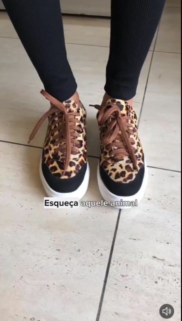 Vídeo de Tênis Feminino Animal Print Pelo Santa Flor 100241315