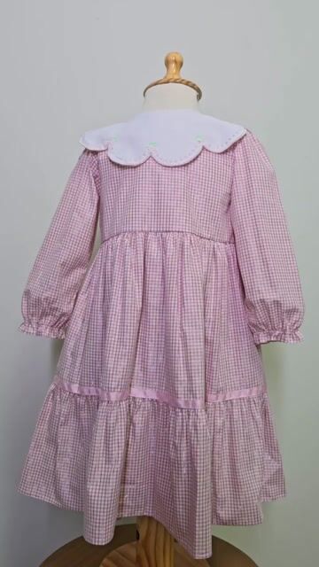 Video de Vestido Vichy Rosa Com Gola Bordada de Cerejas