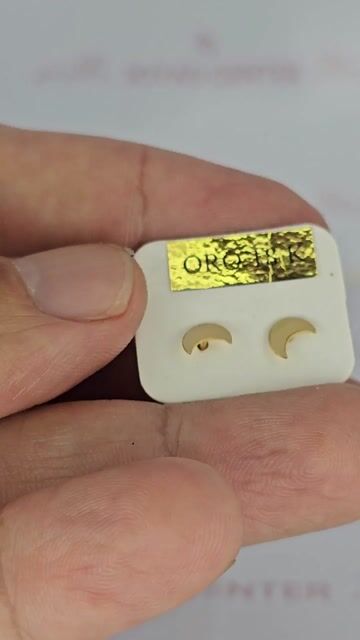 Video de Aros Oro Amarillo 18k Media Luna 2.7x5.8 Mm Y 0.9 Gr C2206