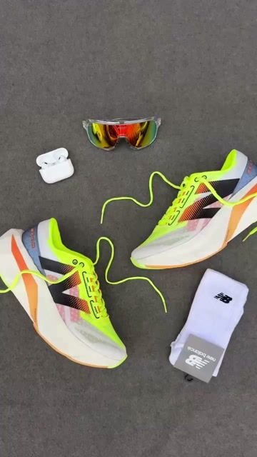 Video de New Balance Fuelcell Rebel V4 Premium