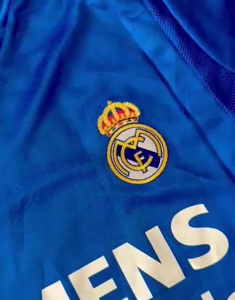 Video de CAMISETA REAL MADRID 2004/05 SUPLENTE AZUL RONALDO 9