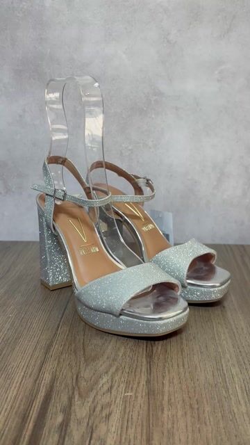 Video de Sandália Prateada Glitter Vizzano 35