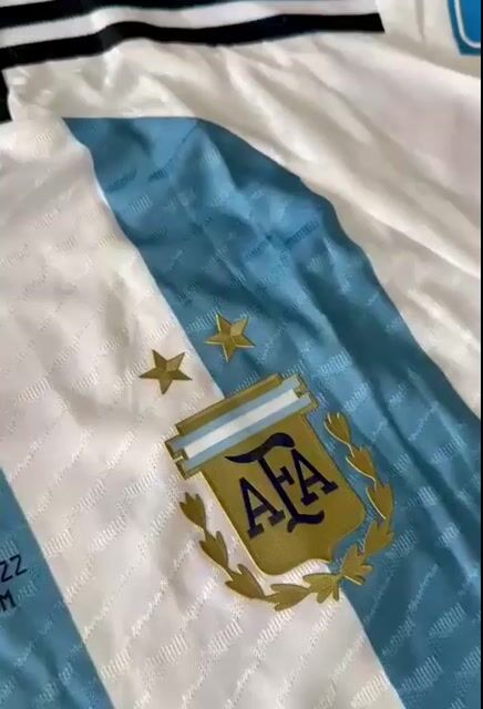 Video de CAMISETA ARGENTINA 2022 TITULAR MATCHDAY MESSI 10 - TELA JUGADOR