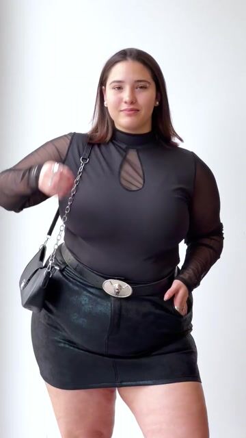 Video de Pollera engomada vintage