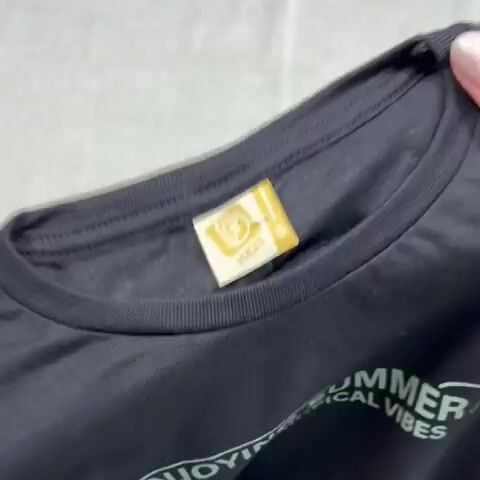 Video de Conjunto Infantil Menino Enjoying Summer - Camiseta e Bermuda de Tactel Preto