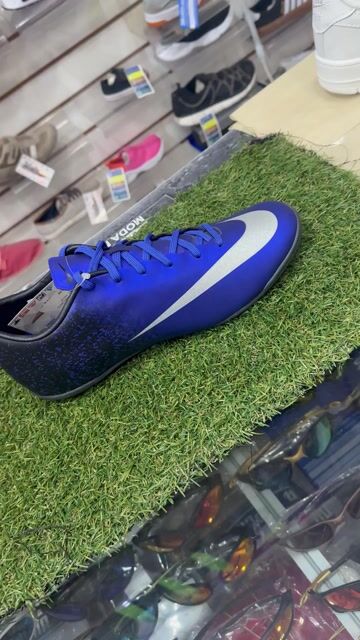 Vídeo de Chuteira Nike Mercurial Victory V CR7 IC