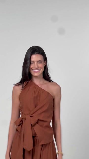 Vídeo de CONJUNTO DE SAIA EVANGELINE