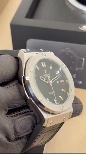 Video de Hublot Classic Fusion 42mm - AÇO/MOSTRADOR PRETO - SILICONE E COURO