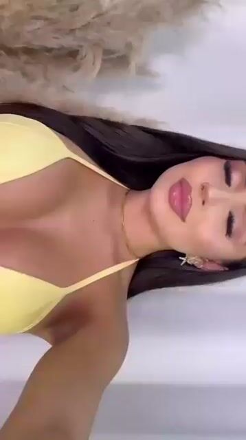 Vídeo de BIQUÍNI CORTININHA
