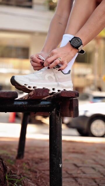 Video de RUNNING - CINZA