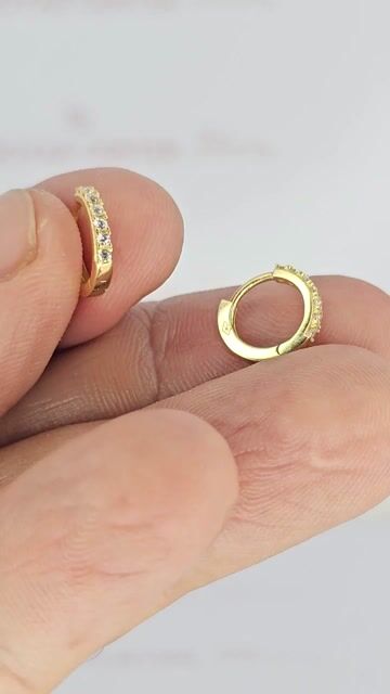Video de Aros Oro 18k Italianos Piedras 10 Mm 1.3 Gr Pr - 0i - C2314