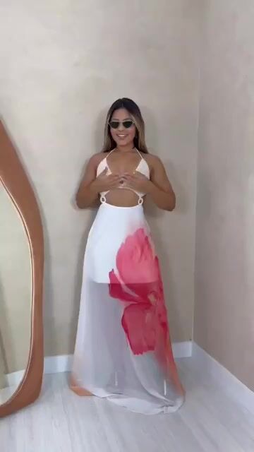 Vídeo de Vestido Longo Moda Praia — Top Crochê & Estampa Floral Coral