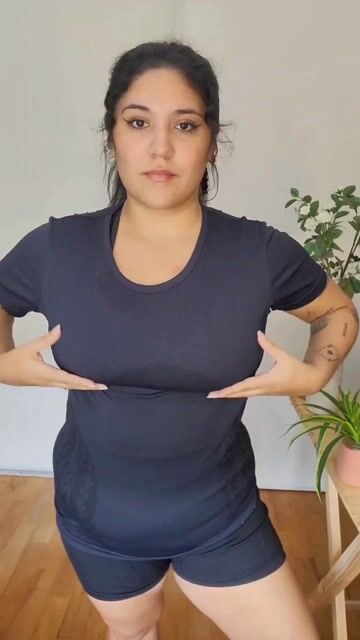 Video de REMERA M/CORTA ESSENTIAL (2006M)
