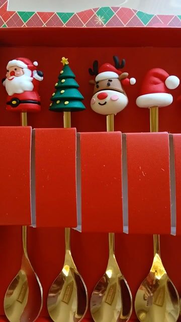 Vídeo de Kit 6 Colheres de Sobremesa Natalinas Douradas – Enfeites de Natal