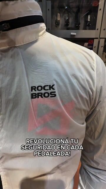 Video de Campera Rompevientos RockBros Ultraliviana Solar Luminiscente