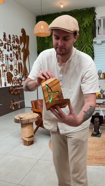 Vídeo de Kit Porta Vela Oxóssi - 20cm Alt + Suporte Vidro Duplo + Vela 7 Dias Verde + Vela Palito Verde