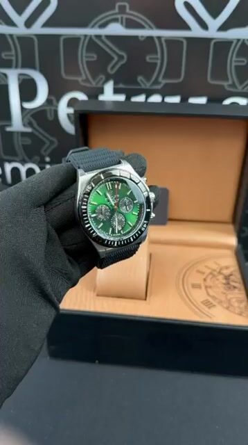 Video de Breitling Chronometer 45mm - AÇO/MOSTRADOR VERDE - SILICONE