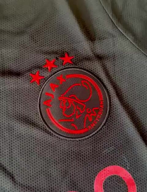 Video de CAMISETA RETRO AJAX 2021/22 NEGRA