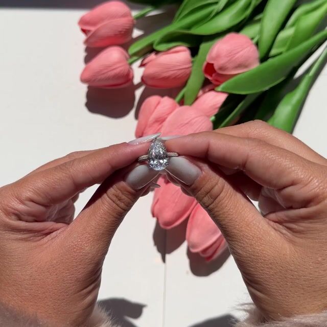 Video de Anel Nora · Prata 925 · Gota 5ct · Solitário Pedra Alta