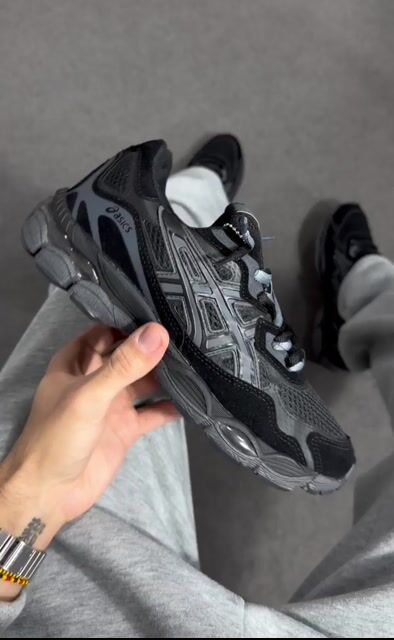 Vídeo de TÊNIS ASICS GEL NYC PRETO