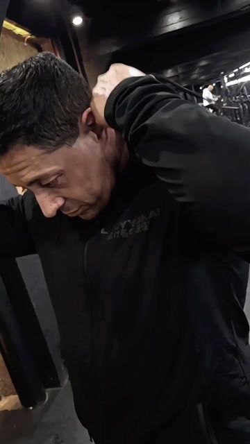 Video de CAMPERA BASIC LOGO DEPORTIVA LAZY YOKAY