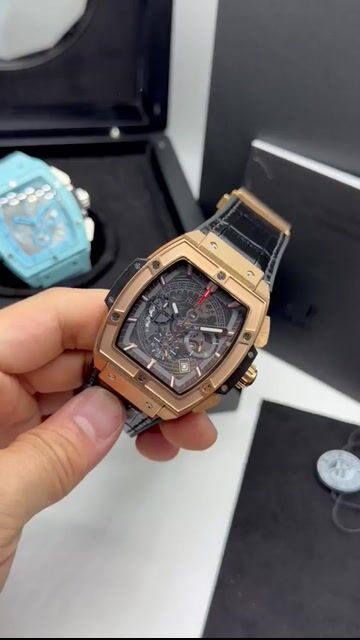 Video de Hublot spirit 42mm - AÇO ROSE/MOSTRADOR SKELETON PRETO - SILICONE E COURO (SENNA)