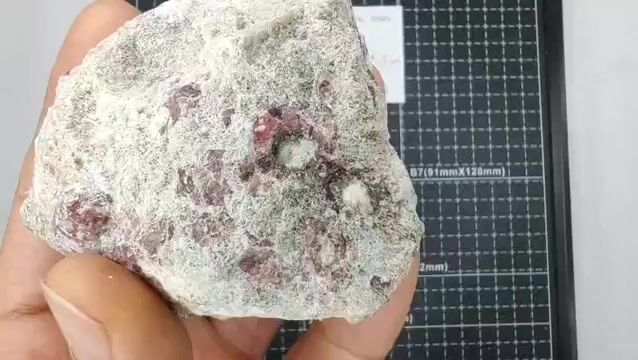 Video de 251 gr Granate Rosa de Coahuila (1 pz) - Minerales de Colección