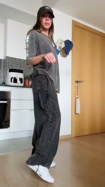 Video de JOGGINETA DESTROY JEAN CARGO