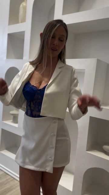 Video de Amélie • ropa y accesorios