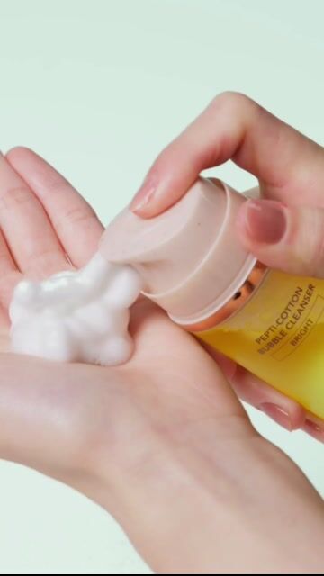 Video de MENOKIN PORE CLEAR 30 SECONDS BUBBLE CLEANSER 150ML ( LIMPIADOR EN BURBUJAS )