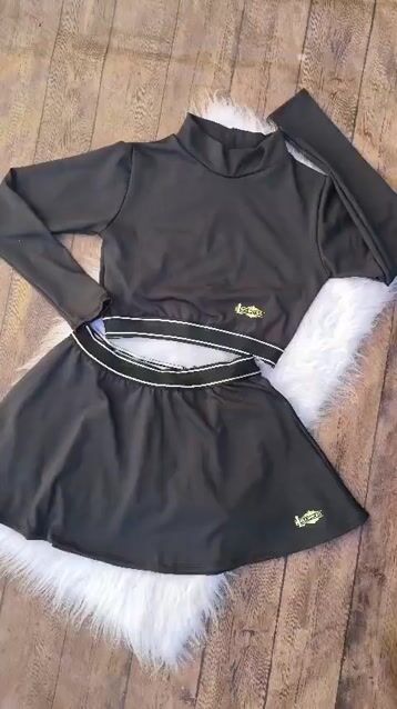 Video de Conjunto Feminino Moda Fitness Lindo Cropped Manga Longa e Short Saia